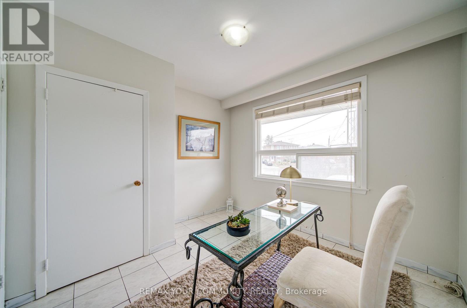 69 Wintergreen Road, Toronto, Ontario  M3M 2H9 - Photo 8 - W12917950
