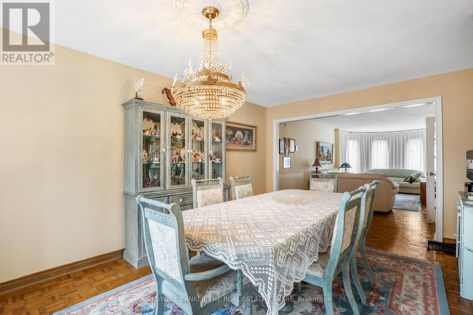 36 Ovida Avenue, Toronto, Ontario  M9B 1E1 - Photo 10 - W12917996