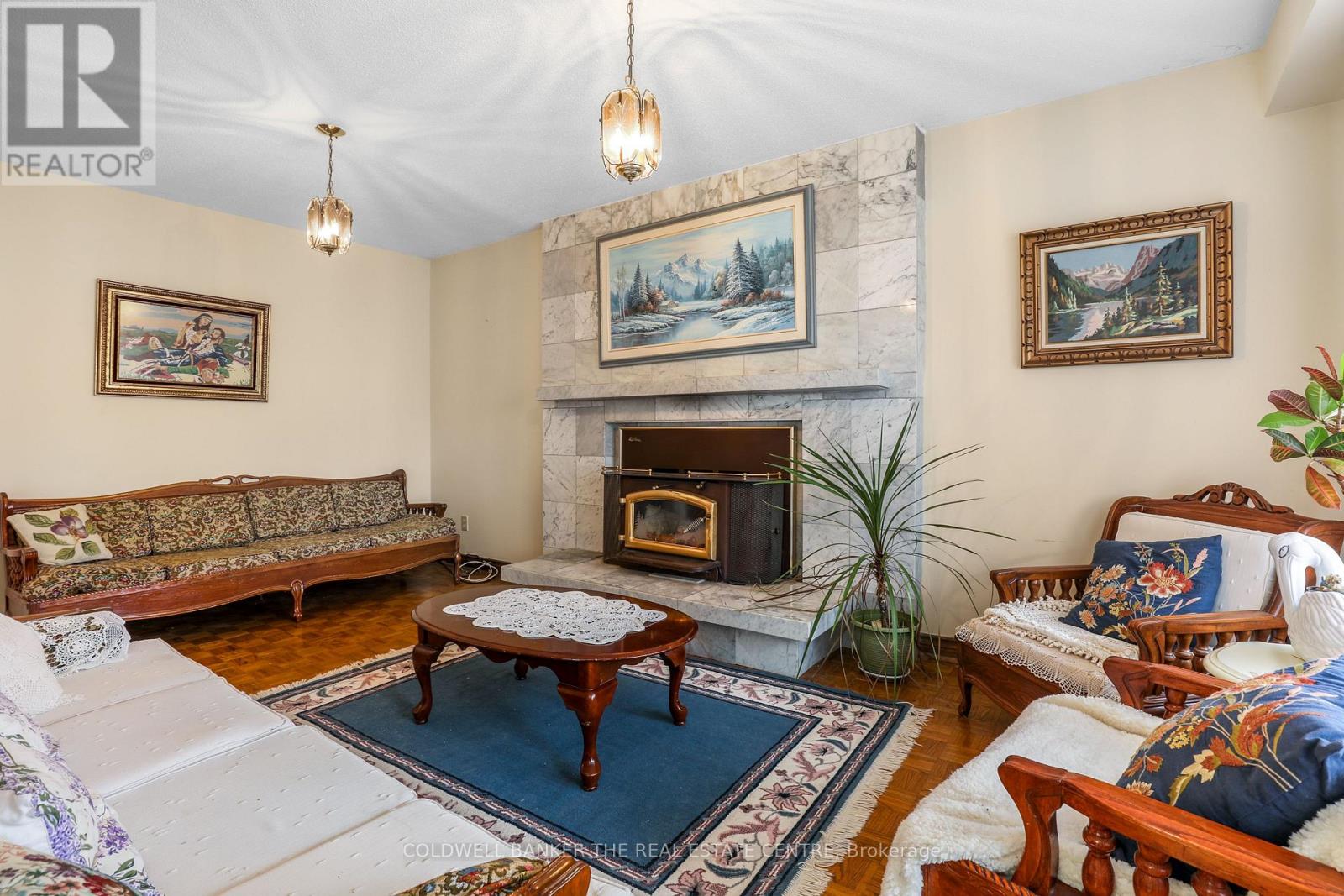 36 Ovida Avenue, Toronto, Ontario  M9B 1E1 - Photo 12 - W12917996