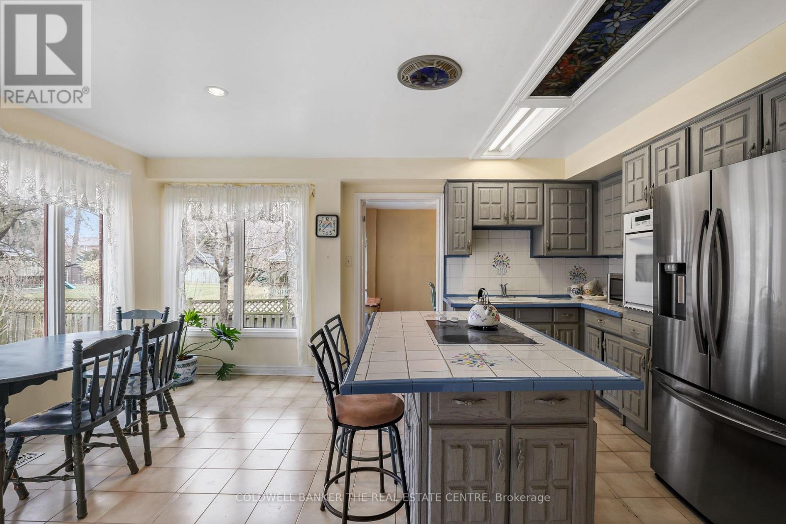 36 Ovida Avenue, Toronto, Ontario  M9B 1E1 - Photo 13 - W12917996