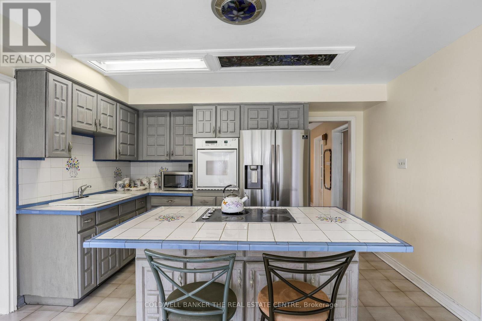 36 Ovida Avenue, Toronto, Ontario  M9B 1E1 - Photo 14 - W12917996