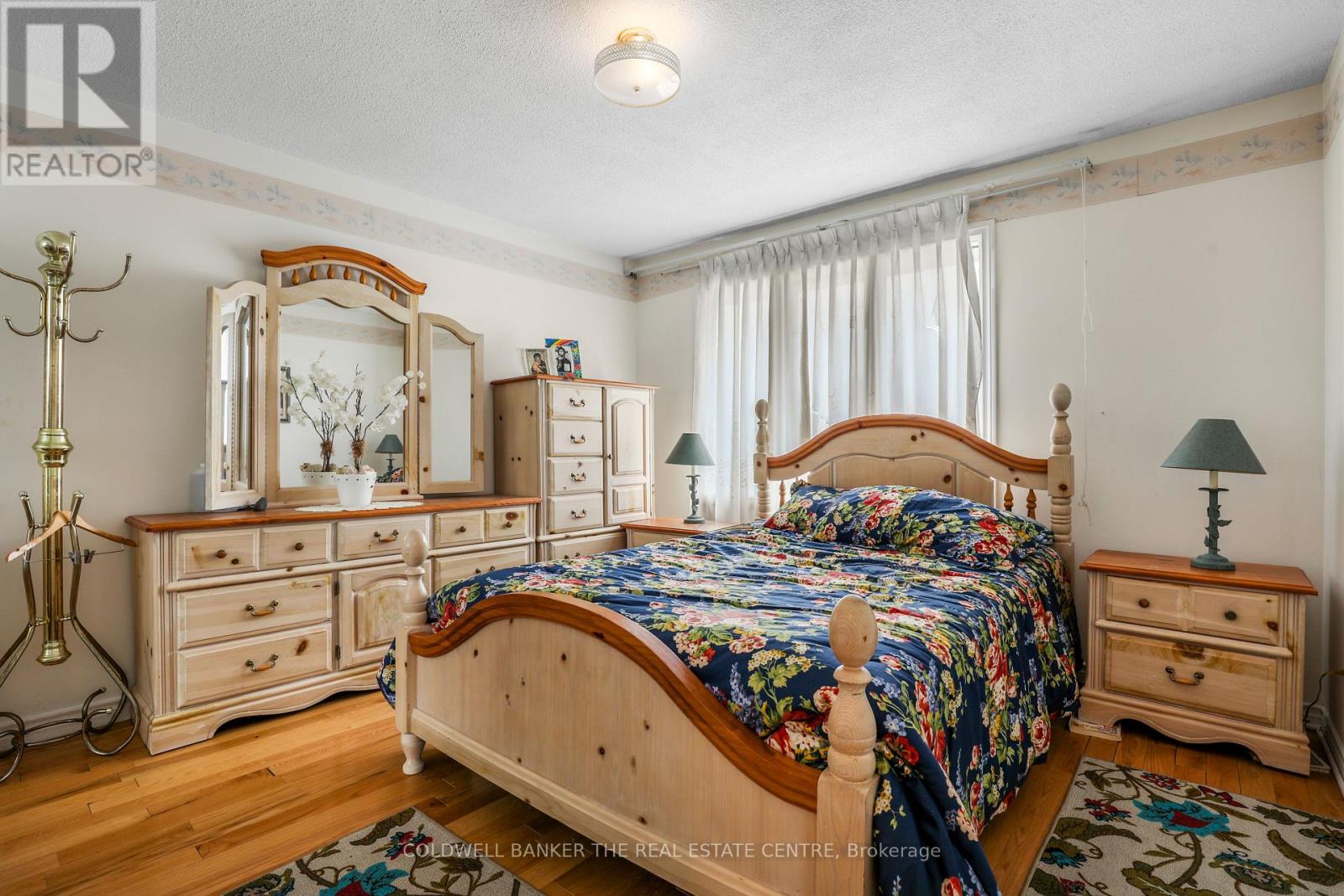 36 Ovida Avenue, Toronto, Ontario  M9B 1E1 - Photo 18 - W12917996