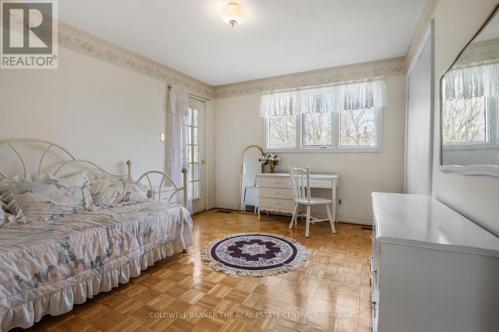 36 Ovida Avenue, Toronto, Ontario  M9B 1E1 - Photo 21 - W12917996