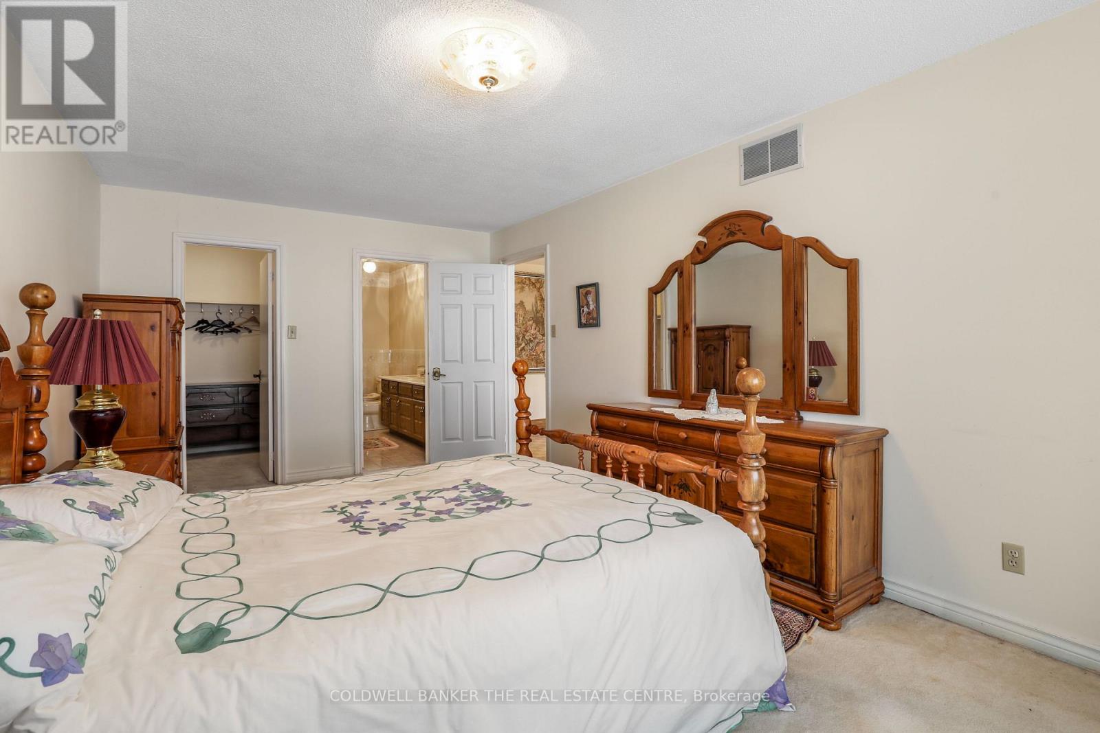 36 Ovida Avenue, Toronto, Ontario  M9B 1E1 - Photo 25 - W12917996