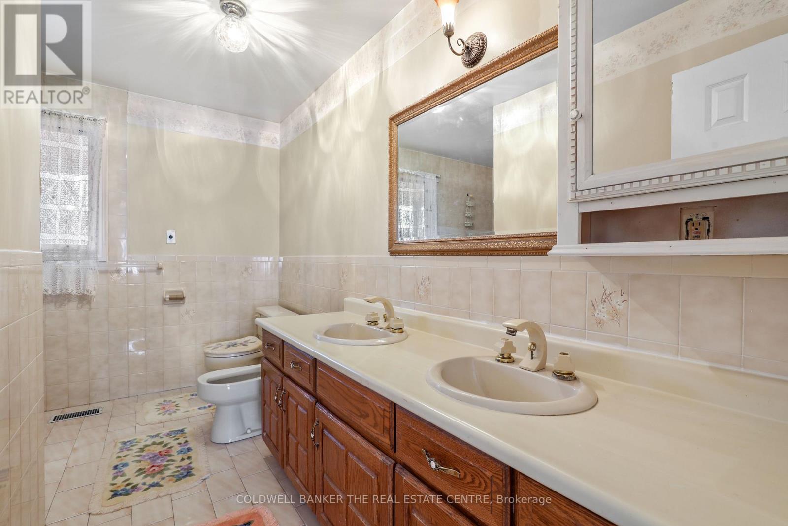 36 Ovida Avenue, Toronto, Ontario  M9B 1E1 - Photo 26 - W12917996