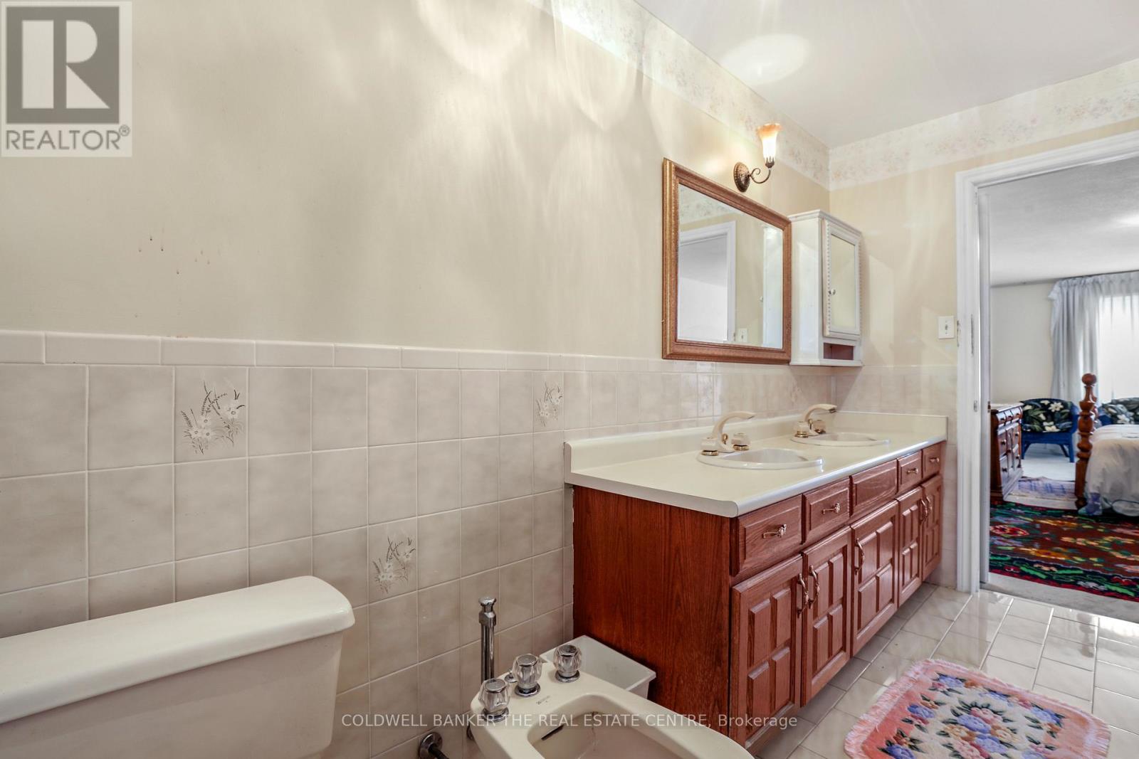 36 Ovida Avenue, Toronto, Ontario  M9B 1E1 - Photo 27 - W12917996