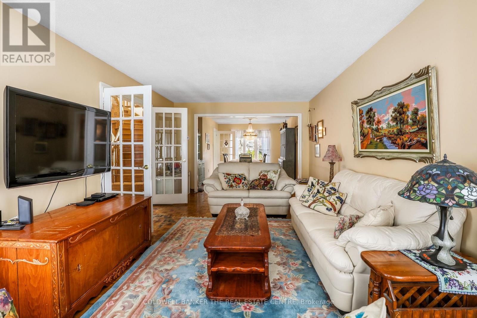 36 Ovida Avenue, Toronto, Ontario  M9B 1E1 - Photo 6 - W12917996