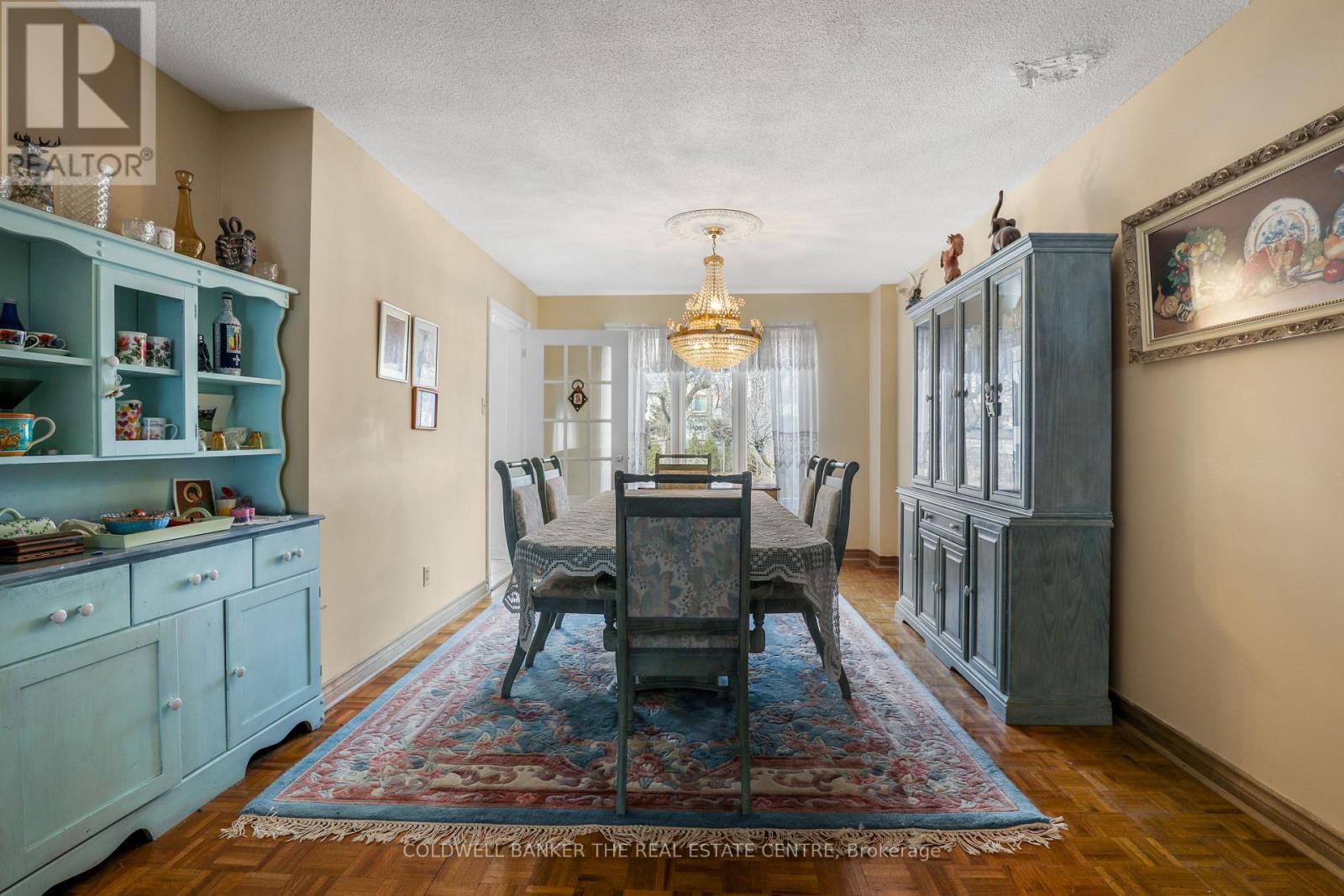 36 Ovida Avenue, Toronto, Ontario  M9B 1E1 - Photo 8 - W12917996