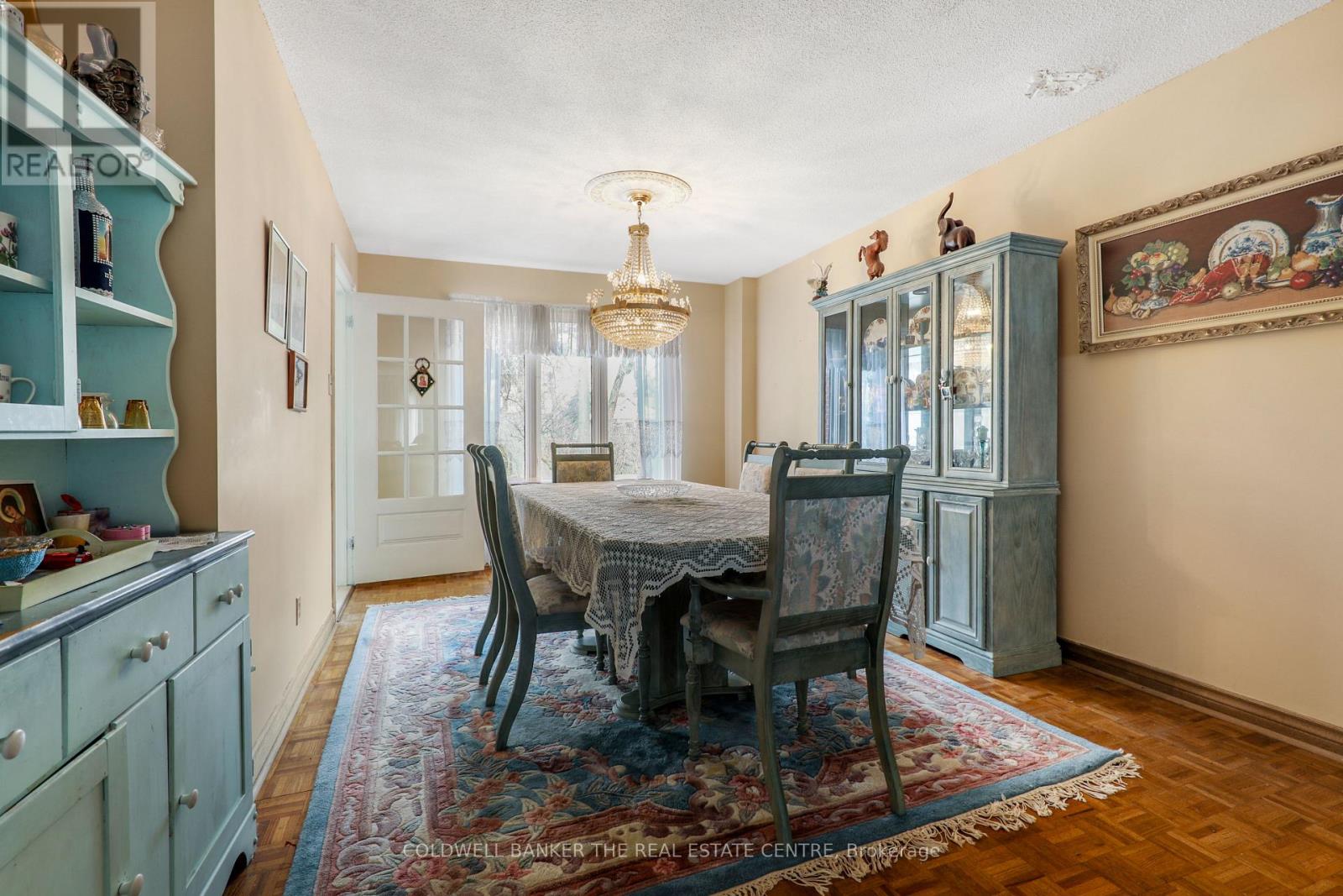 36 Ovida Avenue, Toronto, Ontario  M9B 1E1 - Photo 9 - W12917996