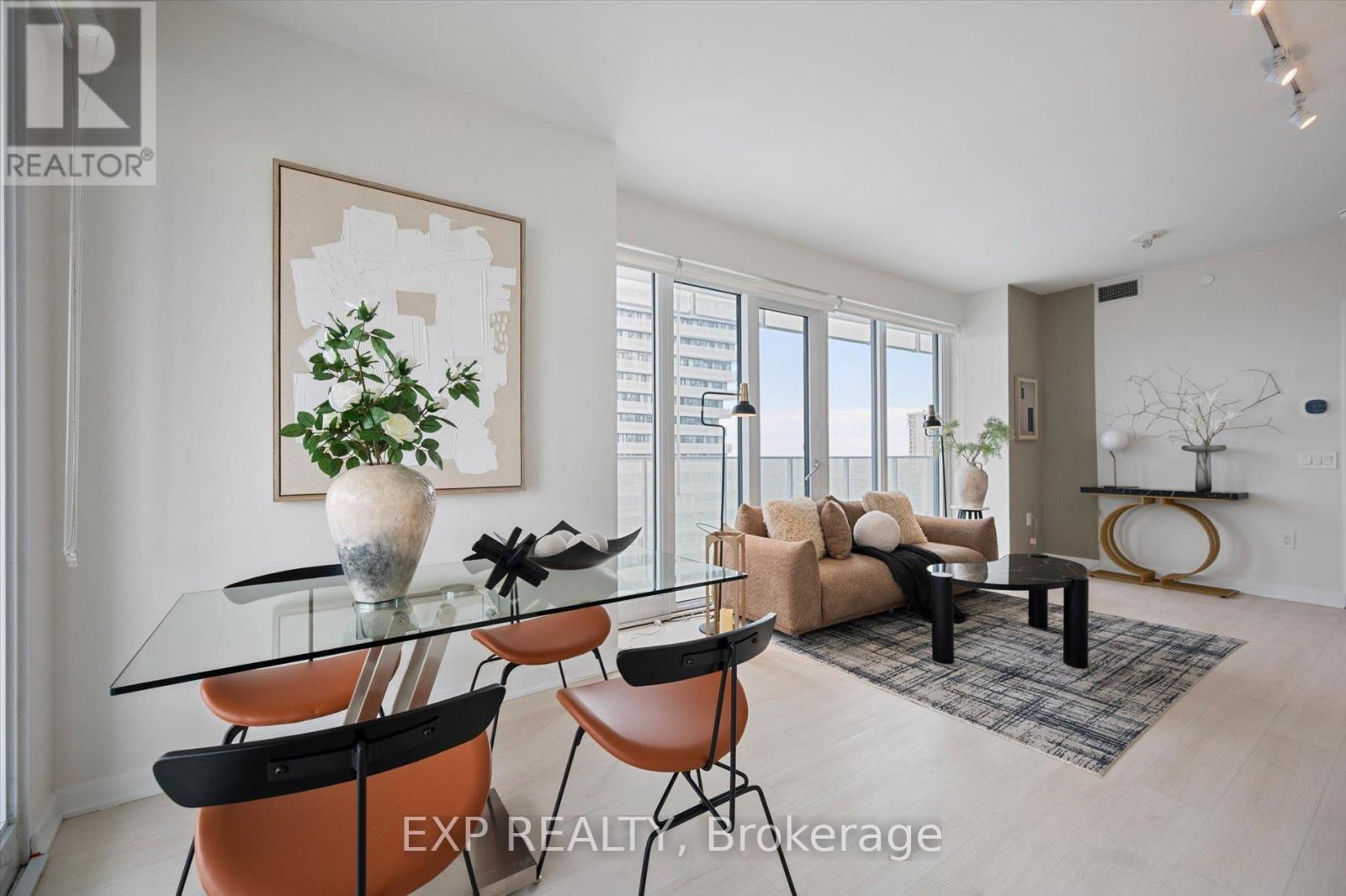 1403 - 3900 Confederation Parkway, Mississauga, Ontario  L5B 0M3 - Photo 11 - W12918012