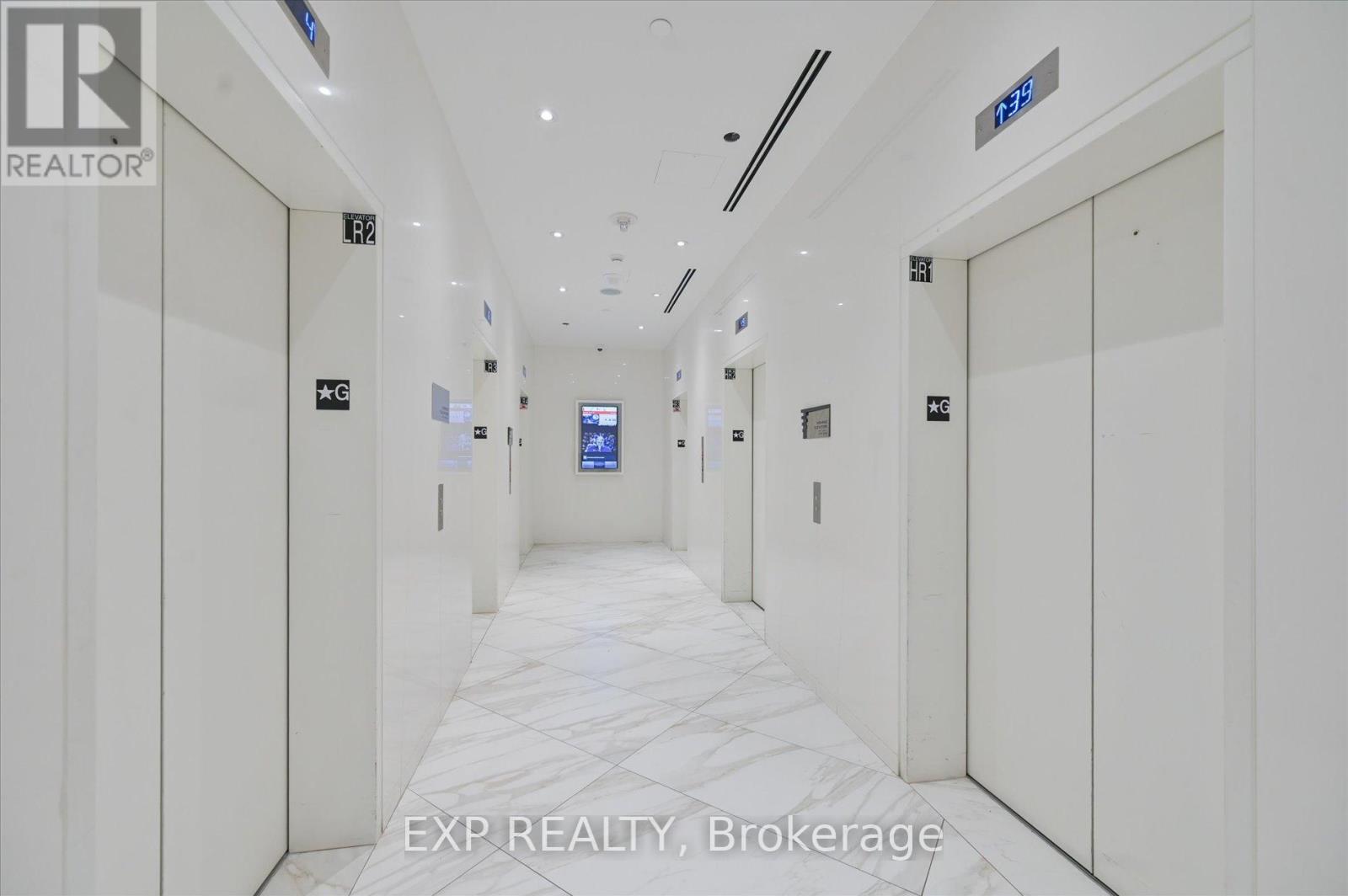 1403 - 3900 Confederation Parkway, Mississauga, Ontario  L5B 0M3 - Photo 18 - W12918012