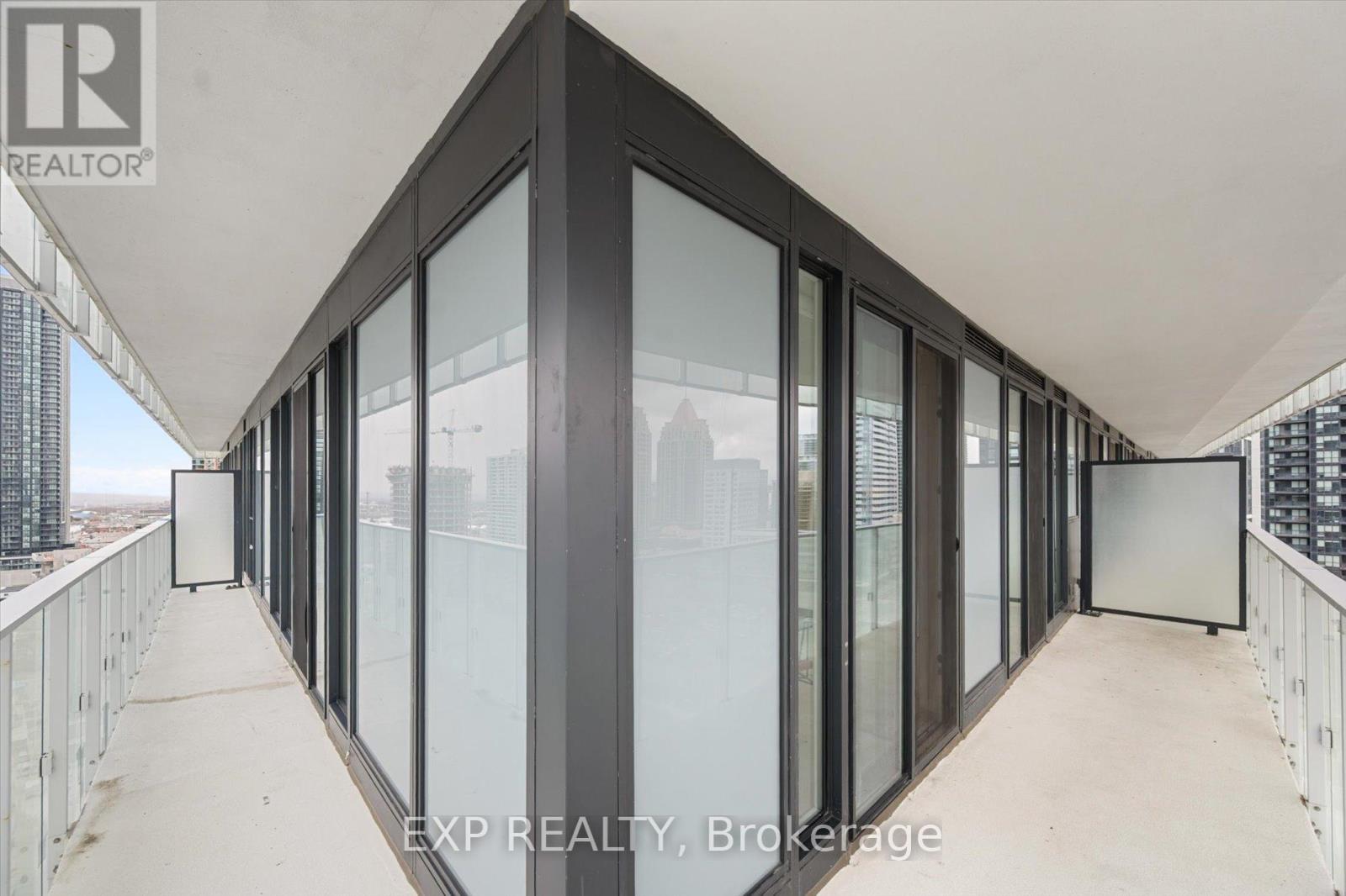 1403 - 3900 Confederation Parkway, Mississauga, Ontario  L5B 0M3 - Photo 21 - W12918012