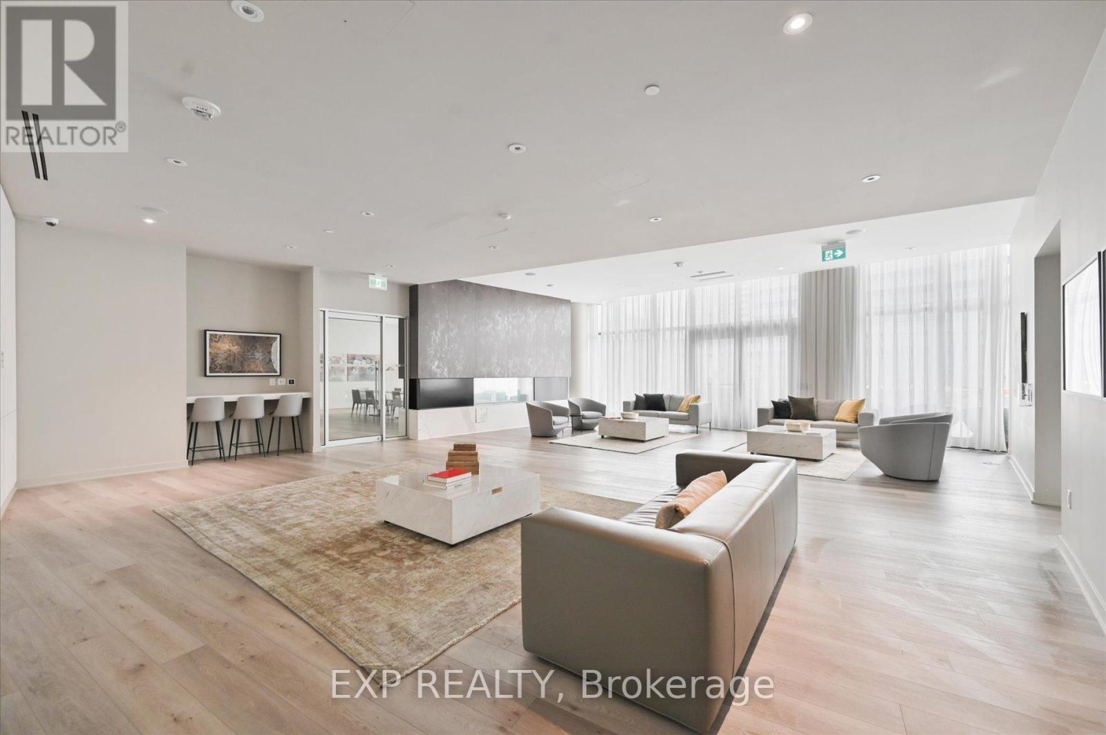 1403 - 3900 Confederation Parkway, Mississauga, Ontario  L5B 0M3 - Photo 32 - W12918012