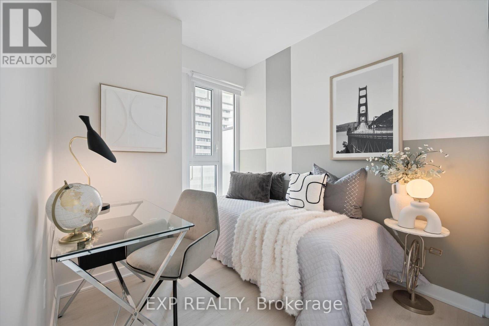 1403 - 3900 Confederation Parkway, Mississauga, Ontario  L5B 0M3 - Photo 4 - W12918012