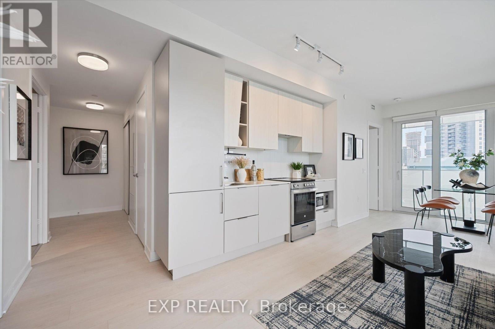 1403 - 3900 Confederation Parkway, Mississauga, Ontario  L5B 0M3 - Photo 6 - W12918012