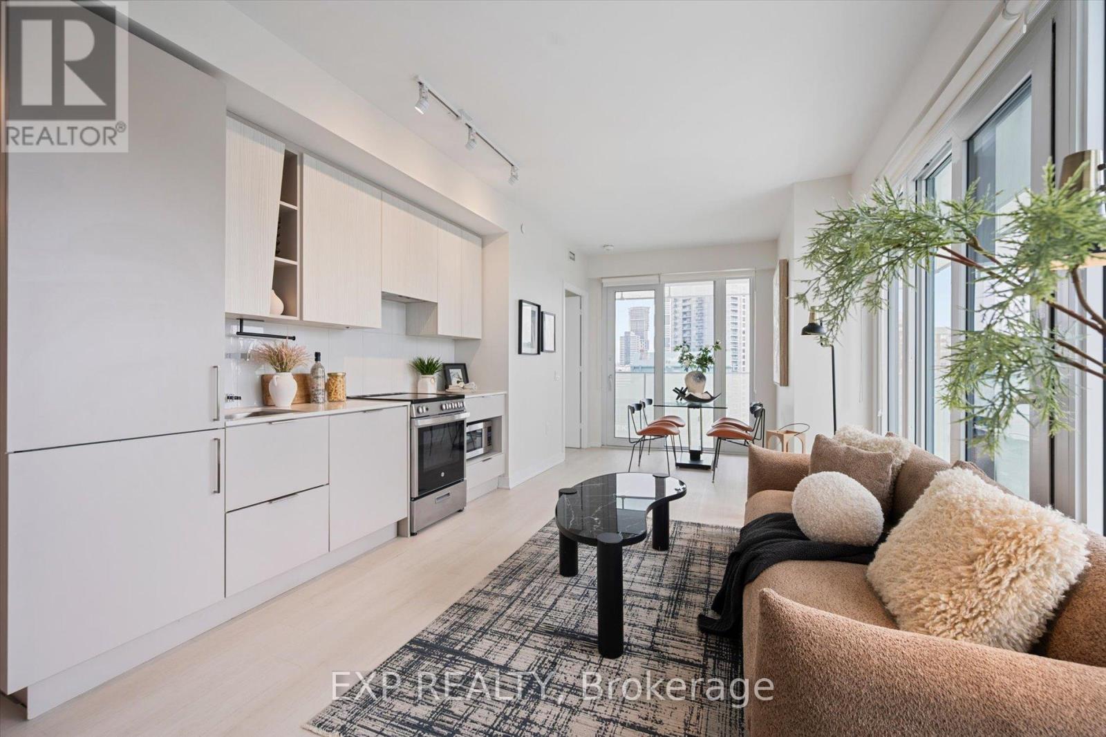 1403 - 3900 Confederation Parkway, Mississauga, Ontario  L5B 0M3 - Photo 8 - W12918012