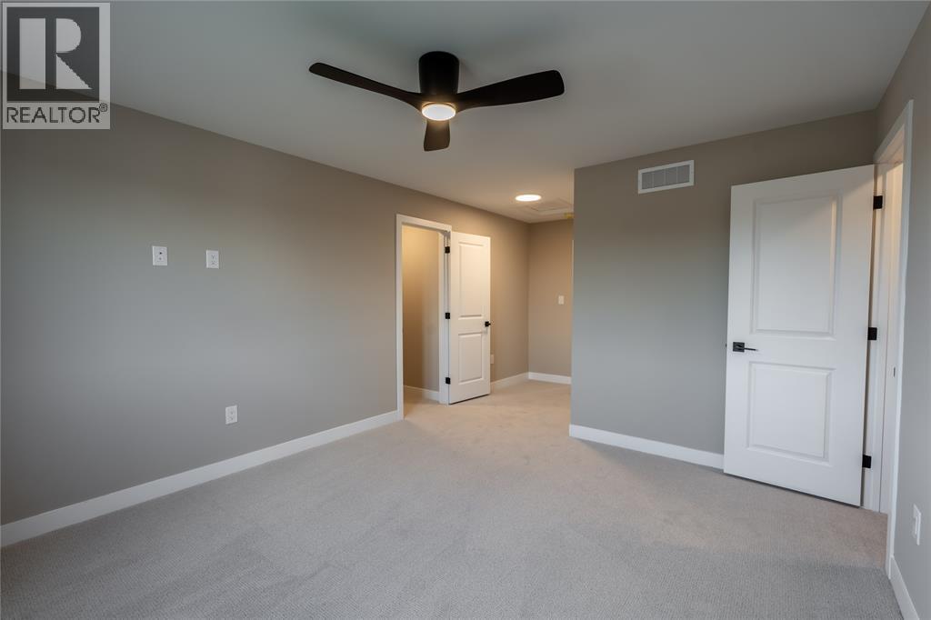 4005 Greenwood Drive, Petrolia, Ontario  N0N 1R0 - Photo 24 - 26001068