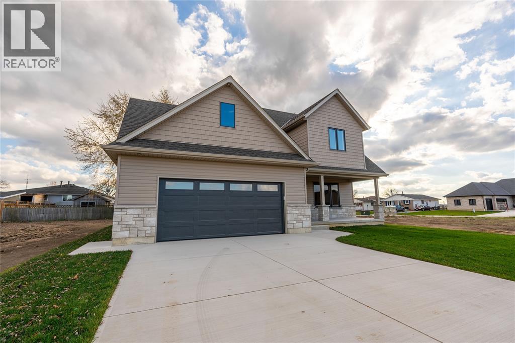 4005 Greenwood Drive, Petrolia, Ontario  N0N 1R0 - Photo 2 - 26001068