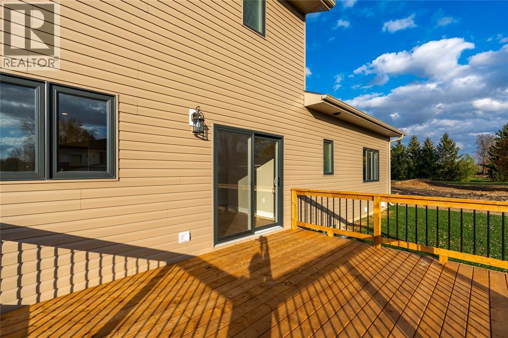 4005 Greenwood Drive, Petrolia, Ontario  N0N 1R0 - Photo 38 - 26001068