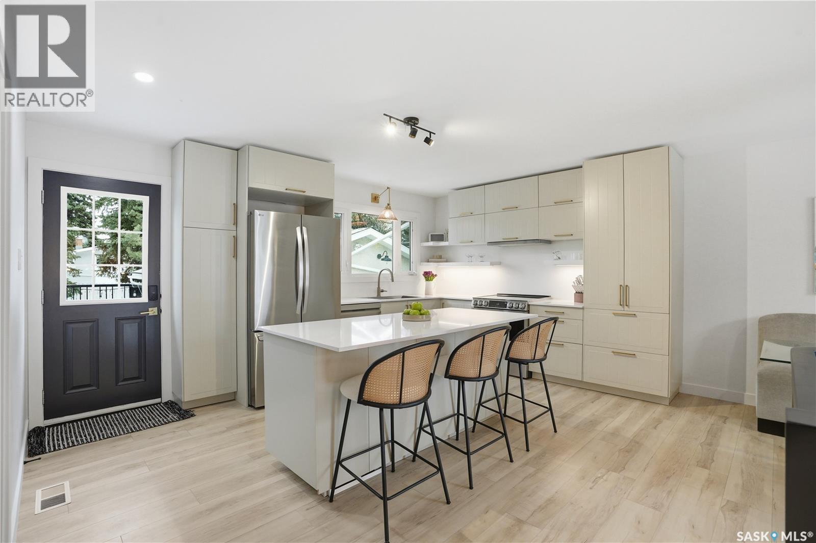 41 Red River Road, Saskatoon, Saskatchewan  S7K 1G2 - Photo 3 - SK031025