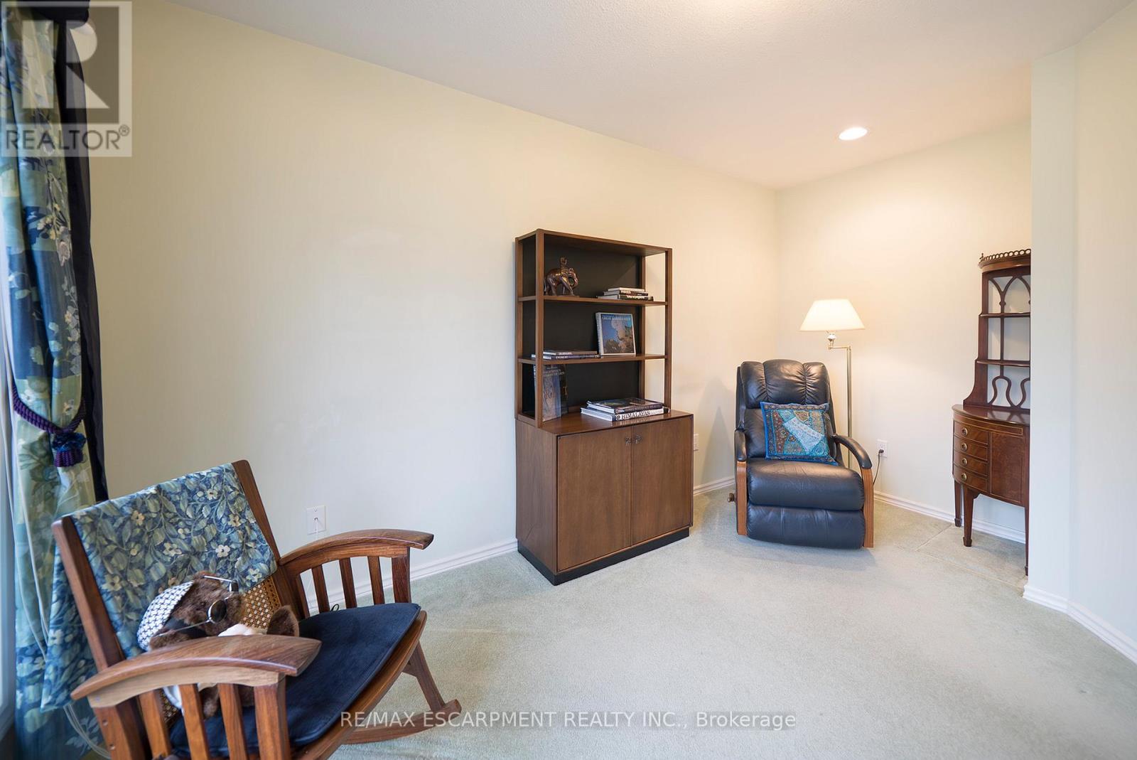 9 - 146 North Park Street, Brantford, Ontario  N3R 4K5 - Photo 6 - X12917970