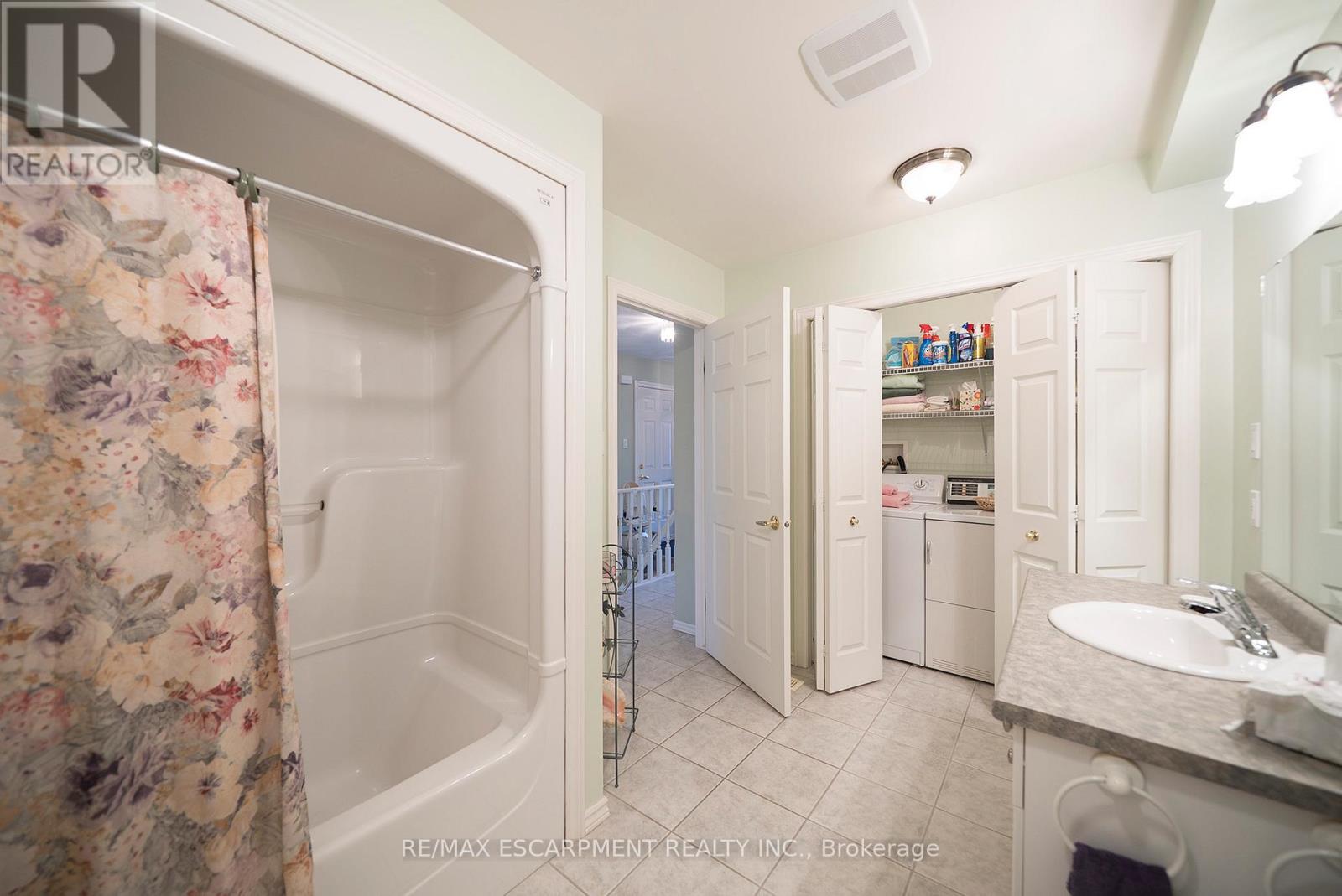 9 - 146 North Park Street, Brantford, Ontario  N3R 4K5 - Photo 9 - X12917970