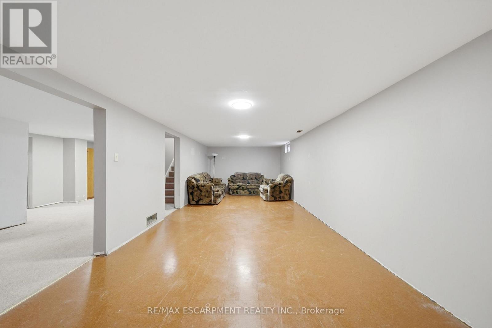 136 Cromwell Crescent, Hamilton, Ontario  L8G 2G2 - Photo 15 - X12917978