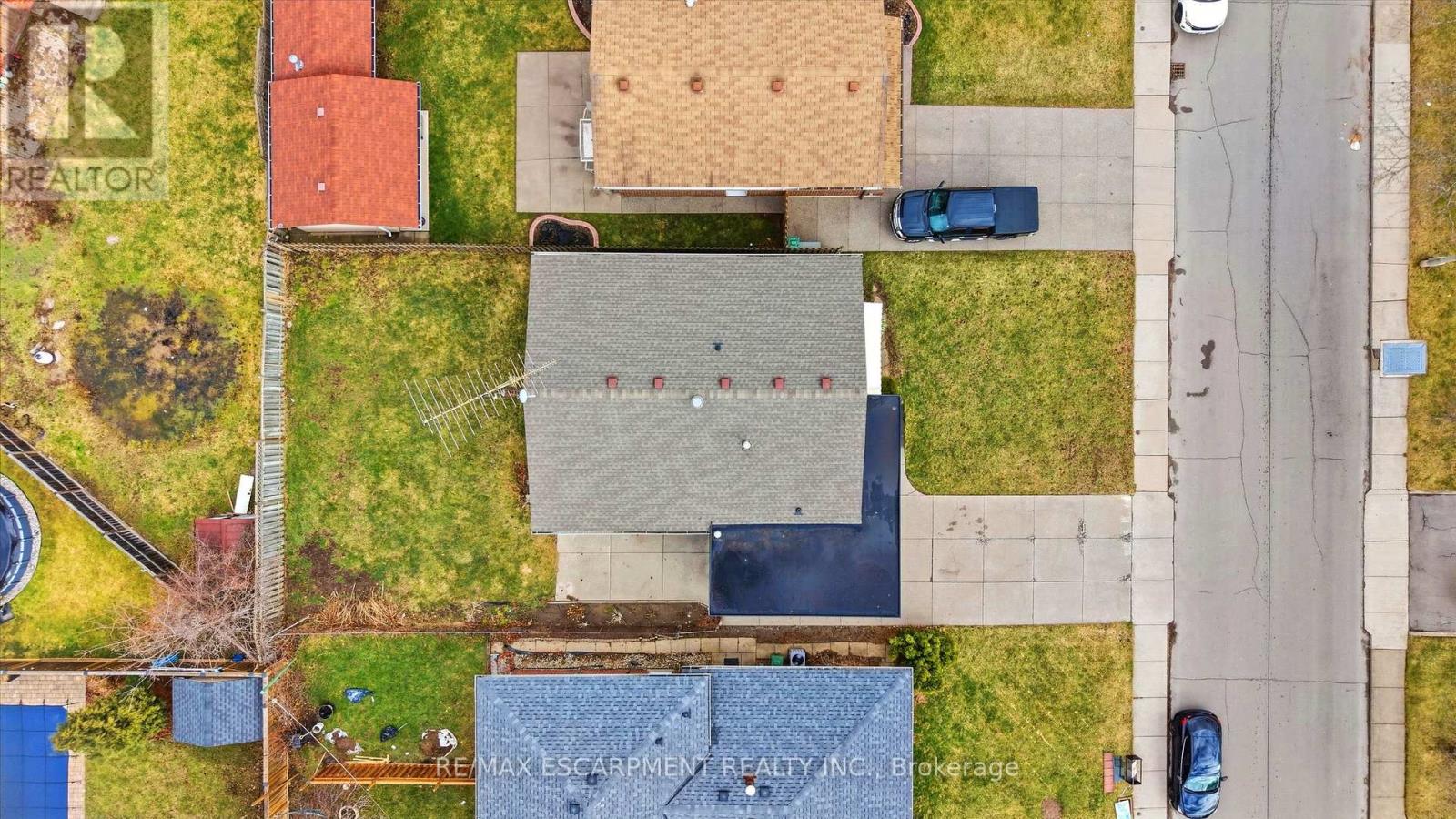 136 Cromwell Crescent, Hamilton, Ontario  L8G 2G2 - Photo 22 - X12917978