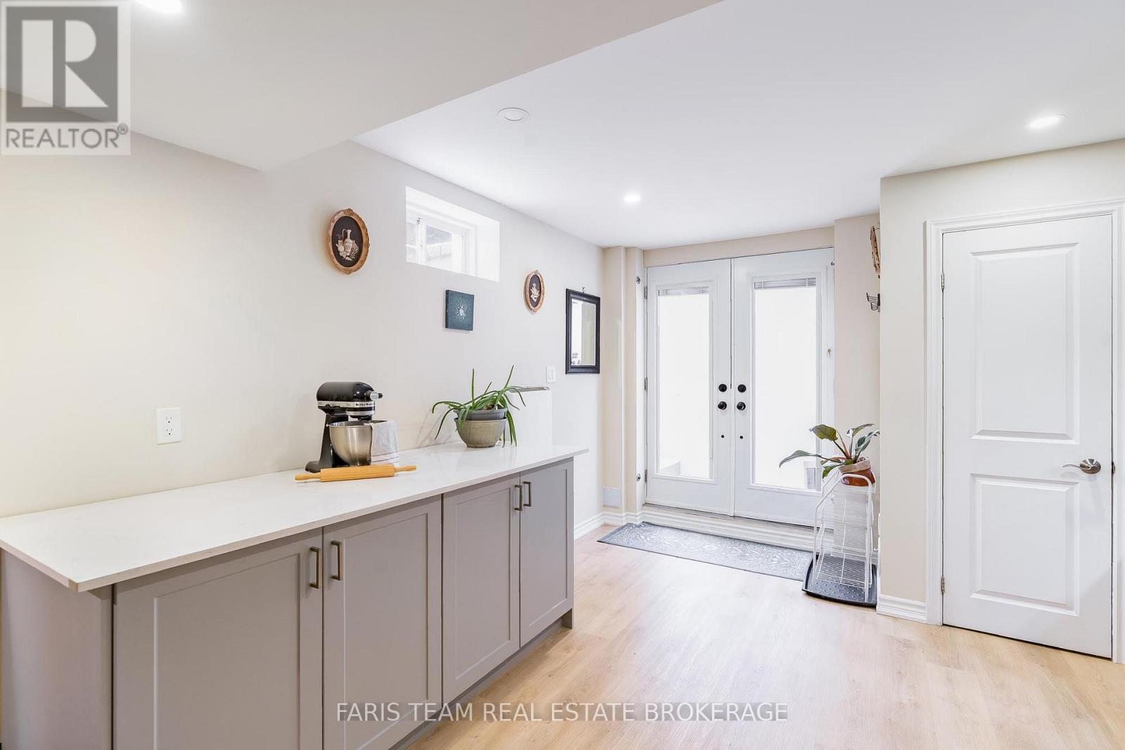 27 Marks Road, Springwater, Ontario  L9X 0S5 - Photo 35 - S12911304