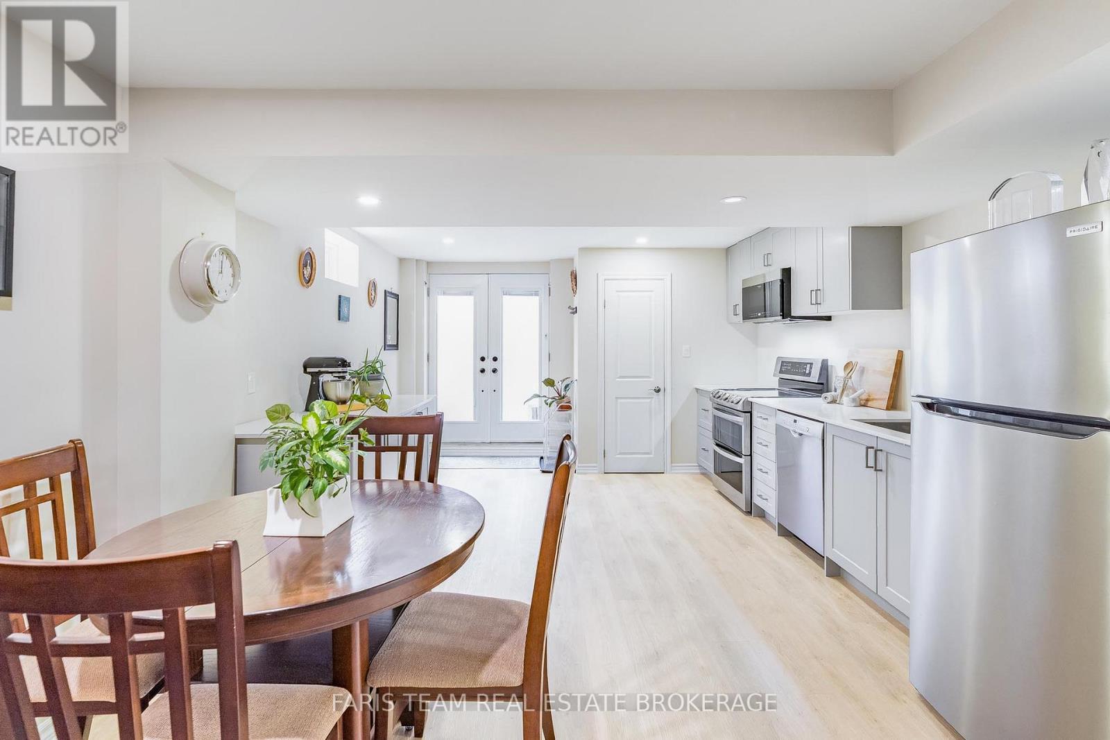 27 Marks Road, Springwater, Ontario  L9X 0S5 - Photo 34 - S12911304