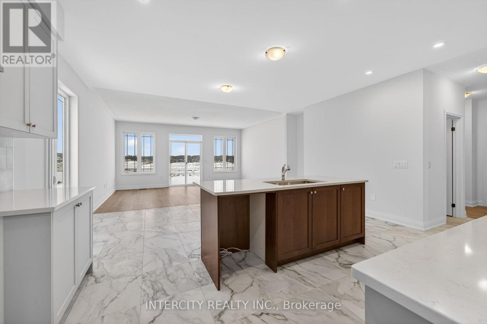 38 Legacy Circle, Wasaga Beach, Ontario  L9Z 0M5 - Photo 17 - S12916996