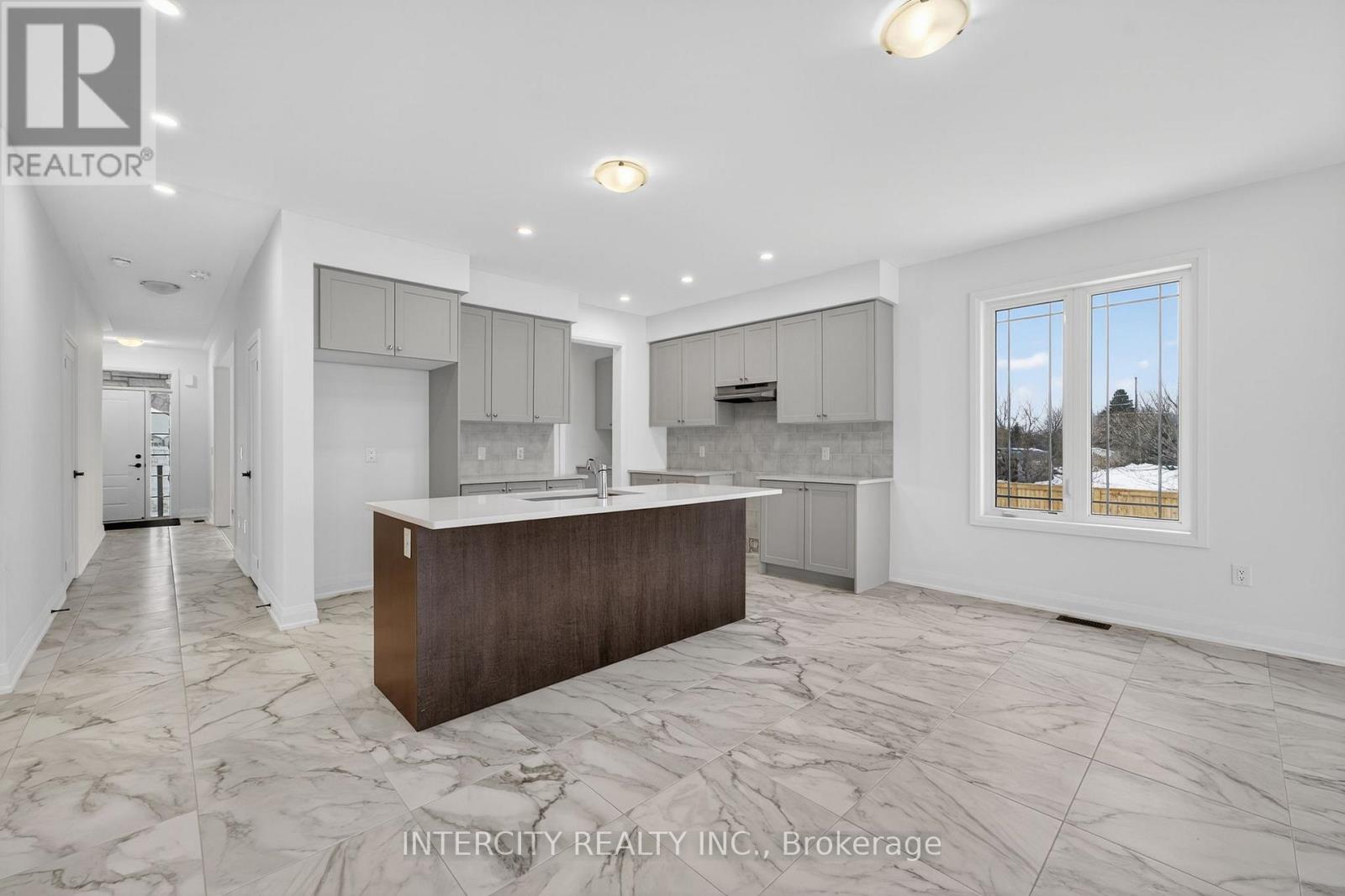 38 Legacy Circle, Wasaga Beach, Ontario  L9Z 0M5 - Photo 14 - S12916996