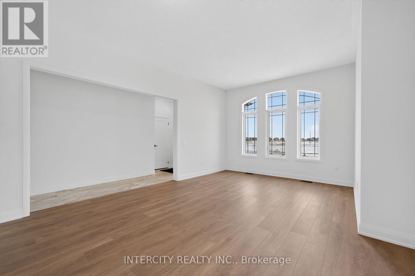 38 Legacy Circle, Wasaga Beach, Ontario  L9Z 0M5 - Photo 9 - S12916996