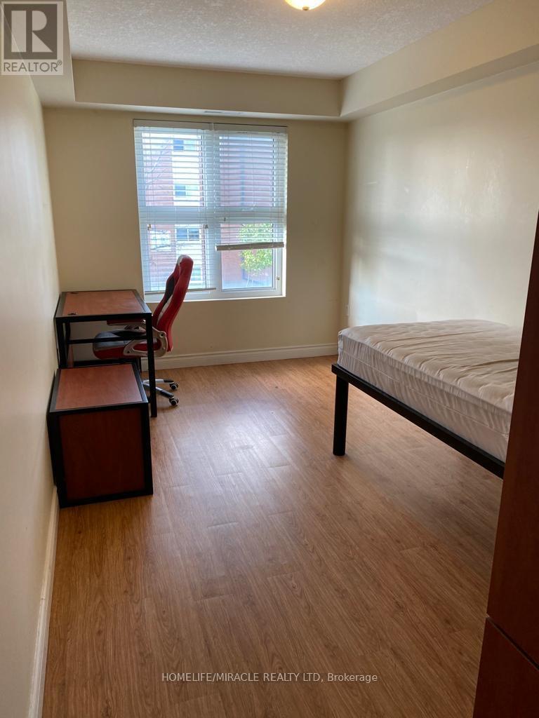 203 - 392 Albert Street, Waterloo, Ontario  N2L 3V1 - Photo 8 - X12892472