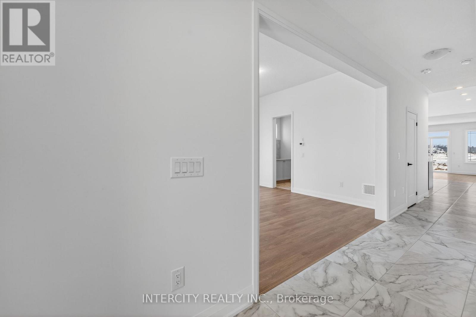 38 Legacy Circle, Wasaga Beach, Ontario  L9Z 0M5 - Photo 6 - S12916996