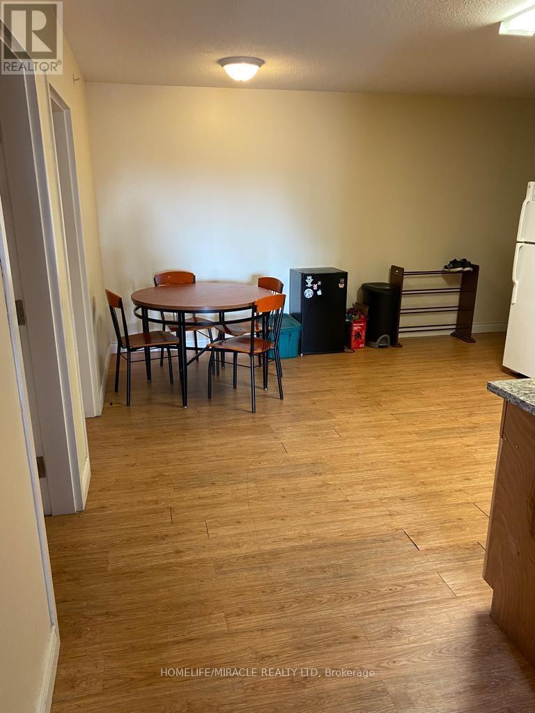 203 - 392 Albert Street, Waterloo, Ontario  N2L 3V1 - Photo 3 - X12892472