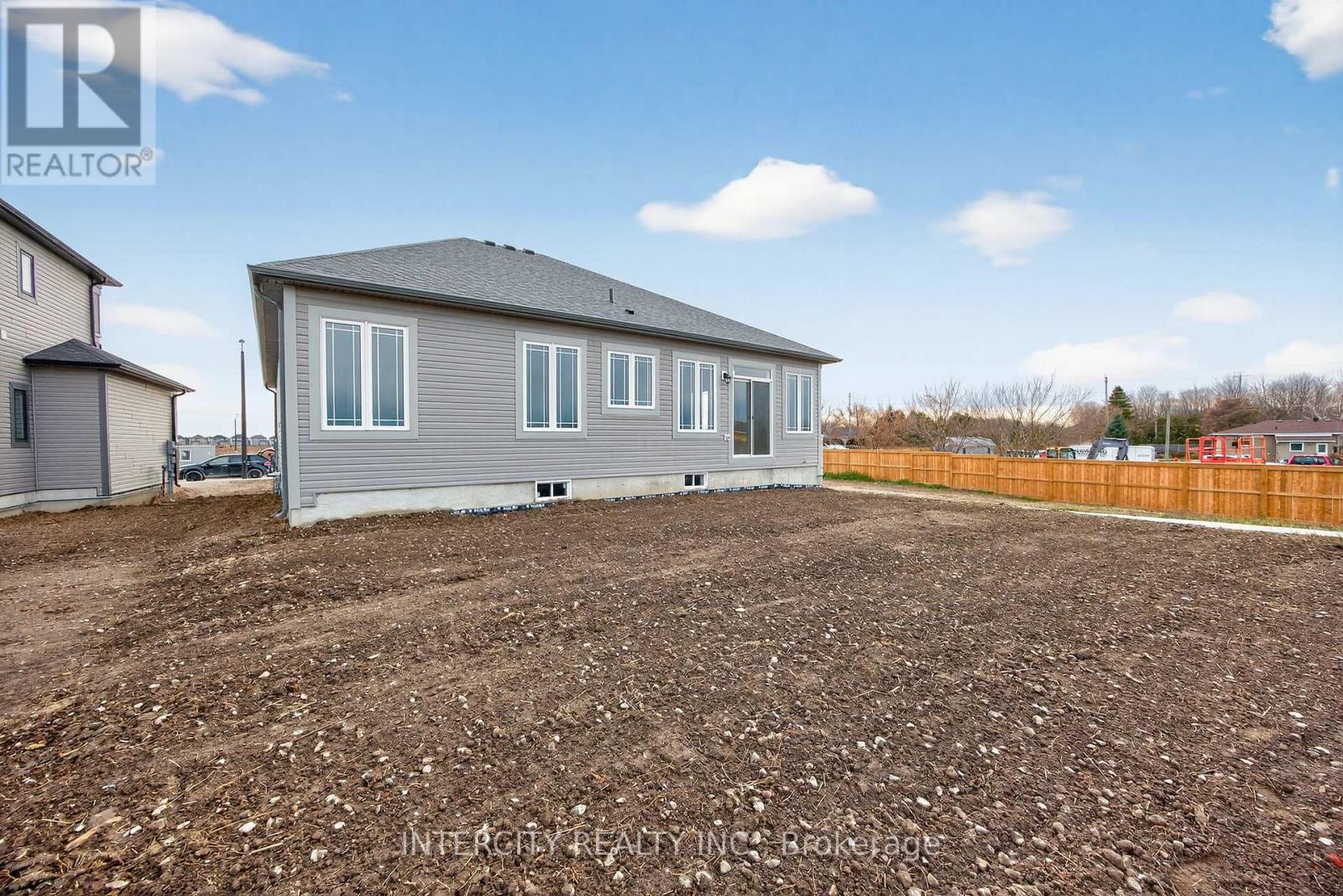 38 Legacy Circle, Wasaga Beach, Ontario L9Z 0M5 - Photo 48 - S12916996