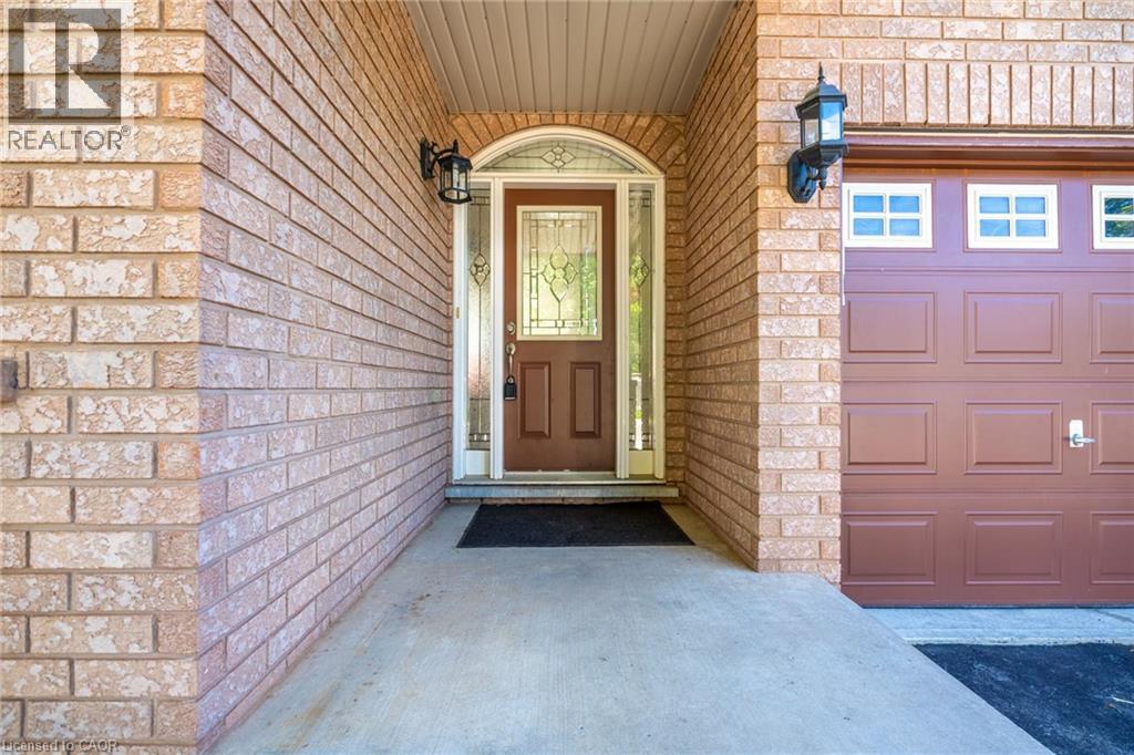 2194 Austin Court, Burlington, Ontario  L7L 6V6 - Photo 3 - 40814196