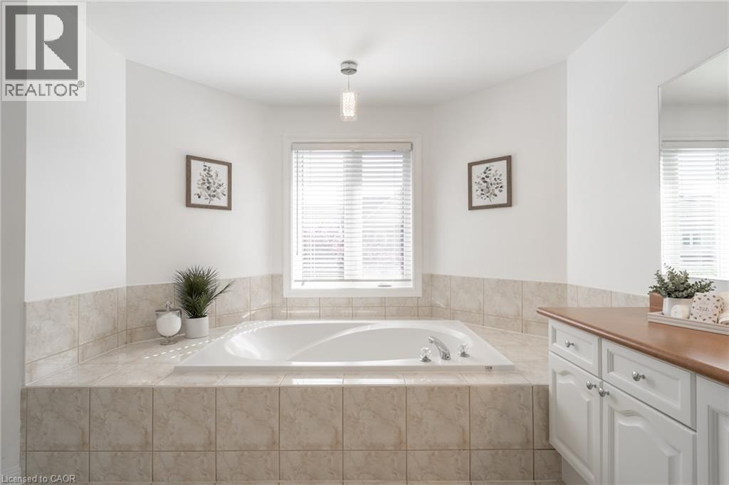 2194 Austin Court, Burlington, Ontario  L7L 6V6 - Photo 30 - 40814196