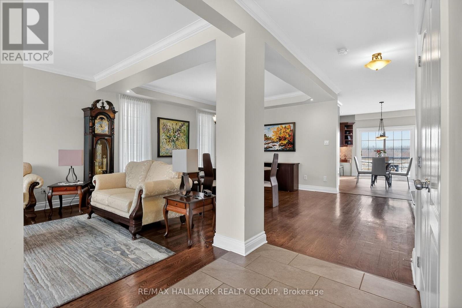 453 Keith Crescent, Ottawa, Ontario  K1W 0A5 - Photo 3 - X12912920