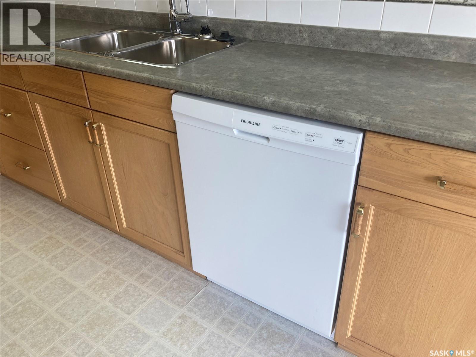 329 325 Keevil Crescent, Saskatoon, Saskatchewan  S7N 4R8 - Photo 10 - SK031148