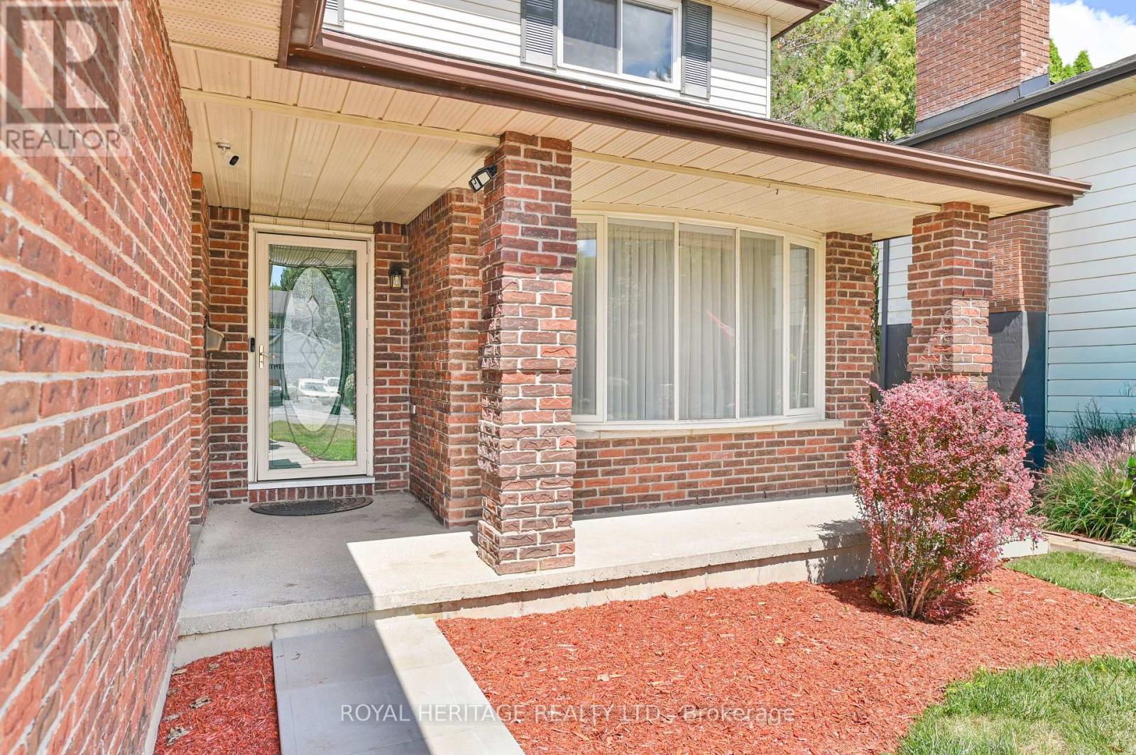 10 Briarwood Crescent, Belleville, Ontario  K8N 5J7 - Photo 4 - X12918046