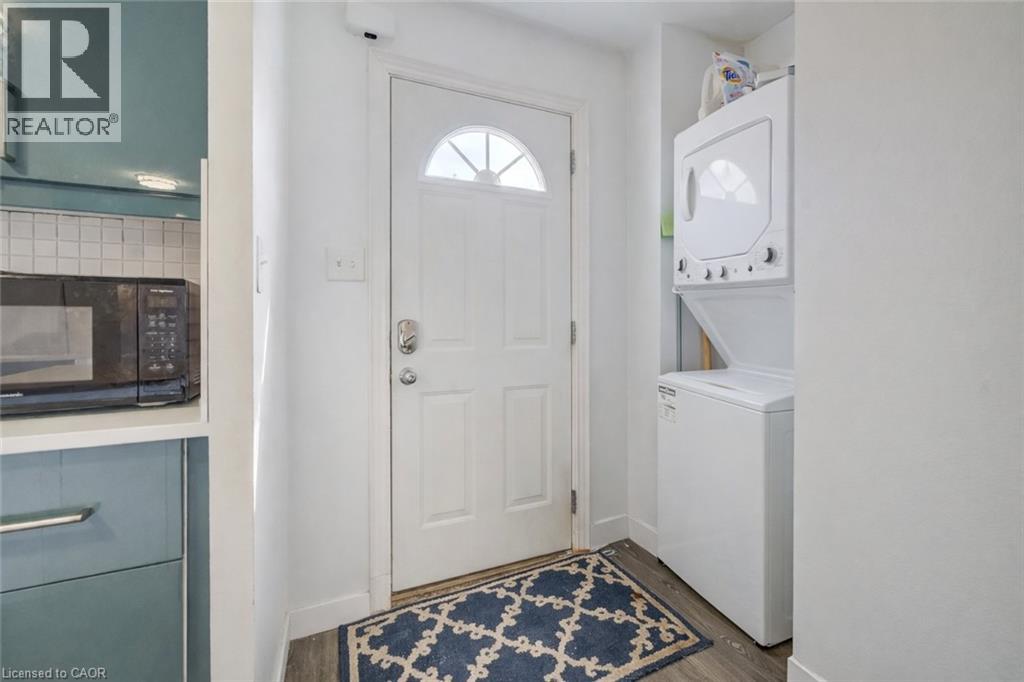 174 Westcourt Place, Waterloo, Ontario  N2L 2R7 - Photo 4 - 40810183