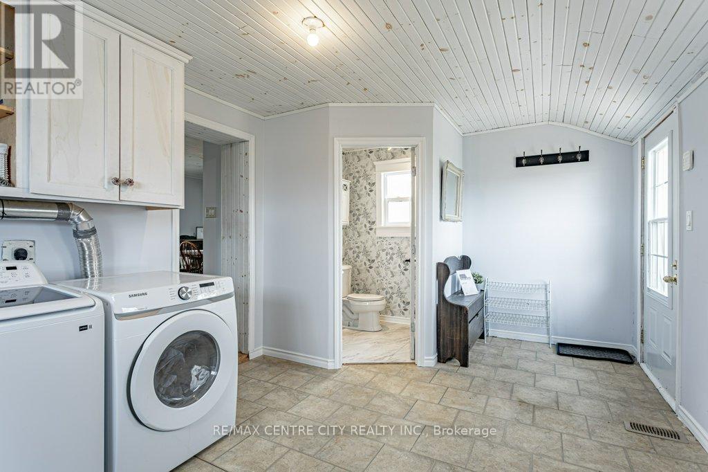 26588 Carroll Line, West Elgin, Ontario  N0L 2P0 - Photo 17 - X12918028