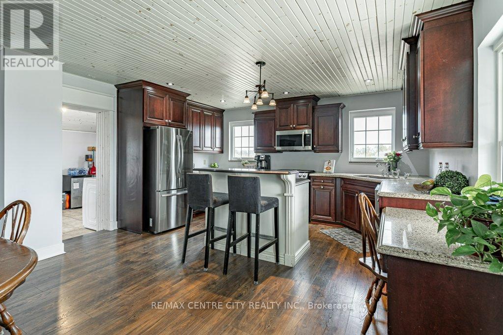 26588 Carroll Line, West Elgin, Ontario  N0L 2P0 - Photo 5 - X12918028