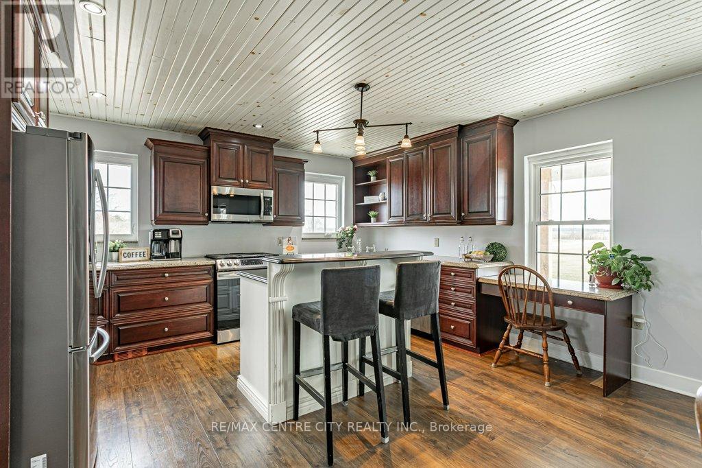 26588 Carroll Line, West Elgin, Ontario  N0L 2P0 - Photo 7 - X12918028