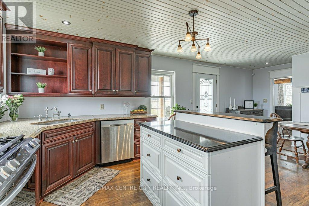 26588 Carroll Line, West Elgin, Ontario  N0L 2P0 - Photo 8 - X12918028