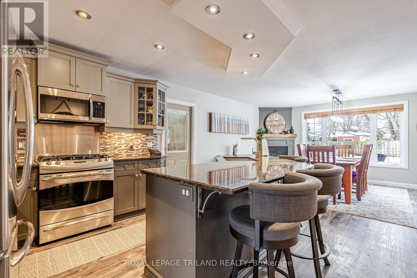 231 Thames Crescent, Thames Centre, Ontario  N0L 1G0 - Photo 13 - X12918048