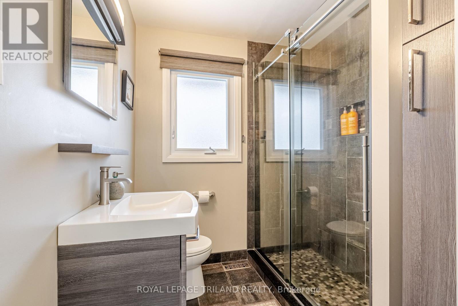 231 Thames Crescent, Thames Centre, Ontario  N0L 1G0 - Photo 29 - X12918048