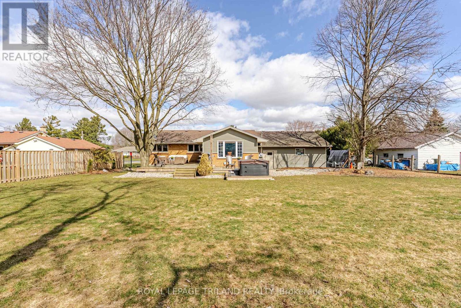 231 Thames Crescent, Thames Centre (Dorchester), Ontario  N0L 1G0 - Photo 47 - X12918048